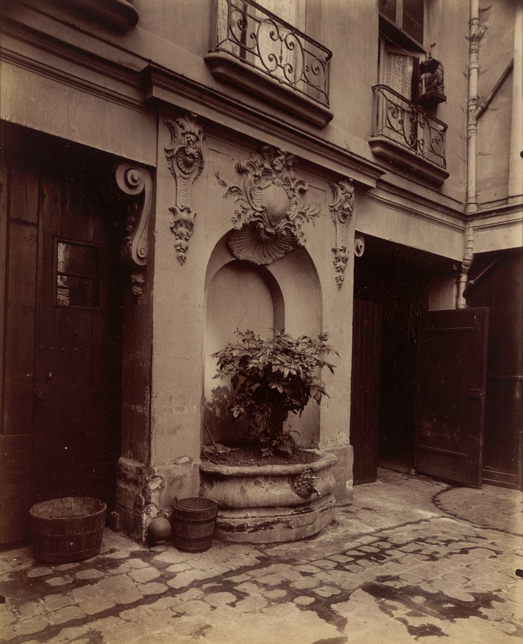 Bývalý hotel poslanců, 3 Rue des Lions od Eugène Atget