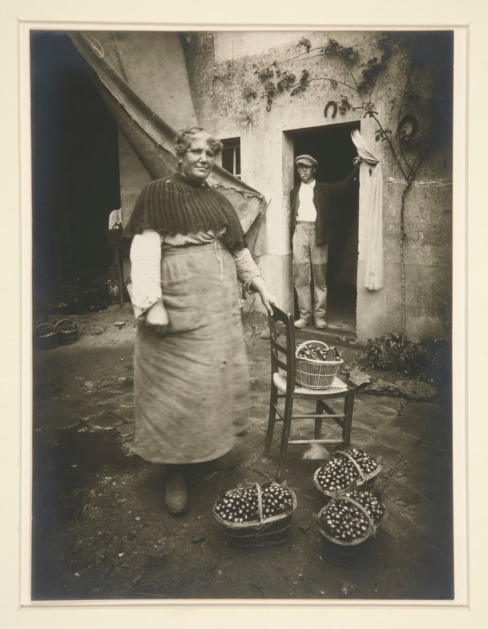 Žena z Verrieres od Eugène Atget