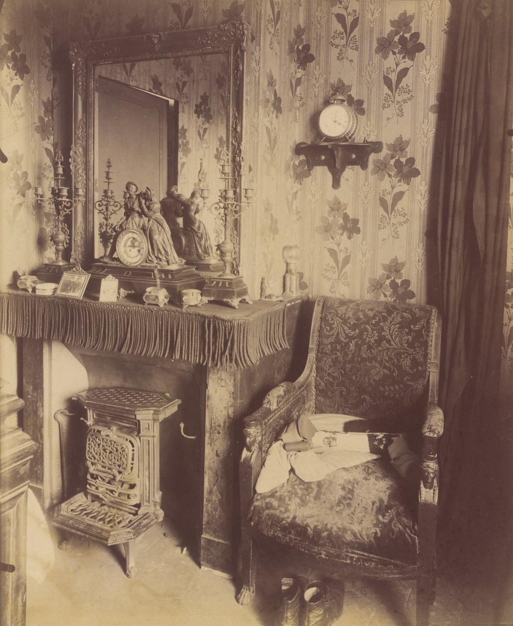 Interiér domu dělnické třídy, rue de Romainville od Eugène Atget