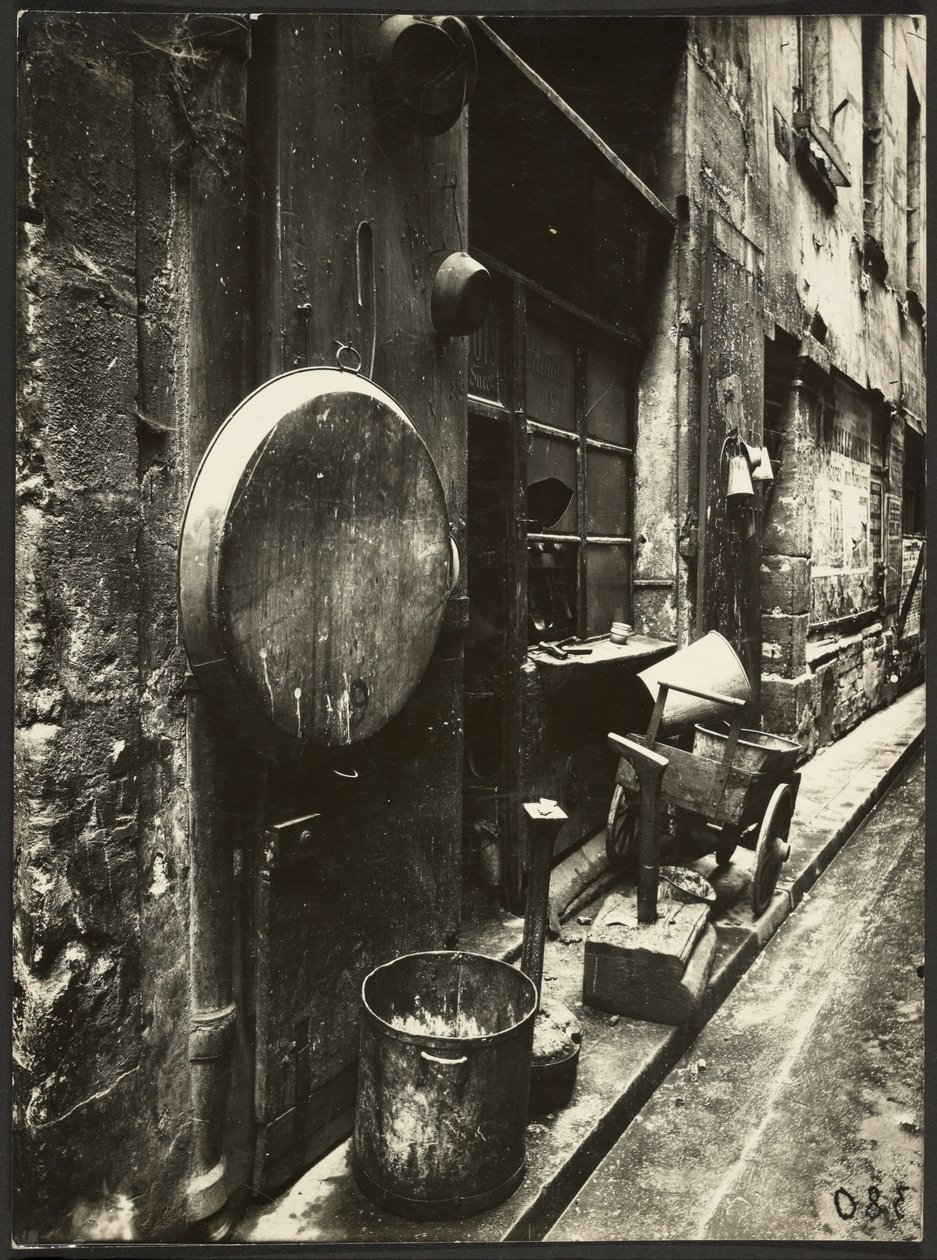 [Rue de la Reynie (Cínařský obchod, rue de la Reynie)] od Eugène Atget