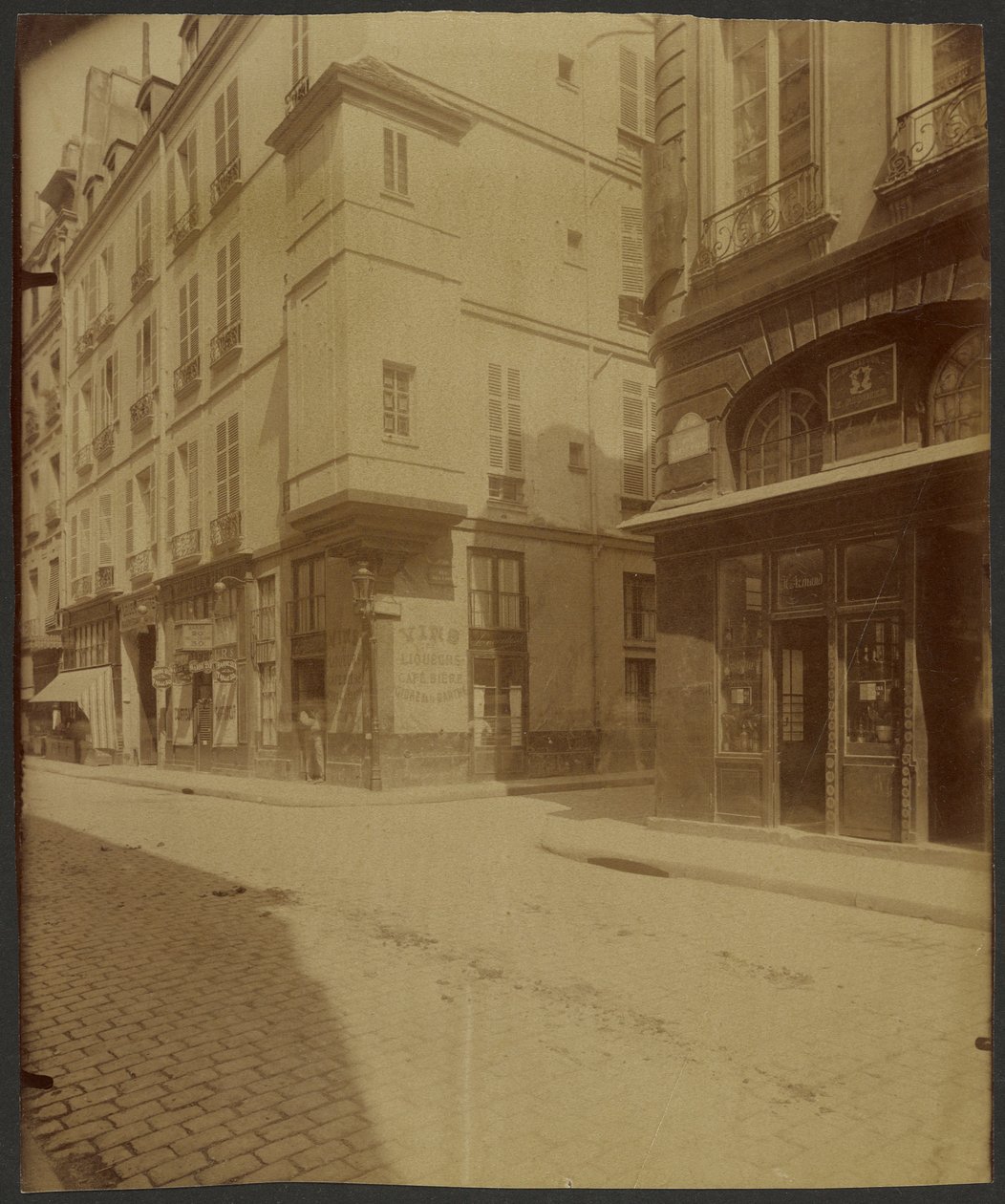 Věžička v ulici Saint Paul.  Údajně zde sídlil Botal, lékař Jindřicha III. od Eugène Atget