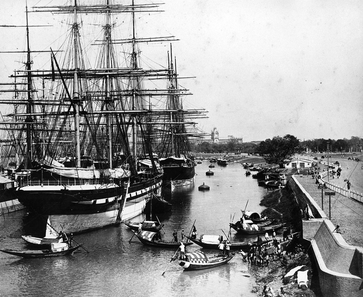 Doky v Kalkatě, kolem roku 1880 od European Photographer