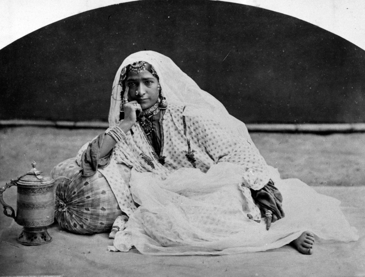 Kašmírská Nautch Girl, kolem 60. let 19. století od European Photographer