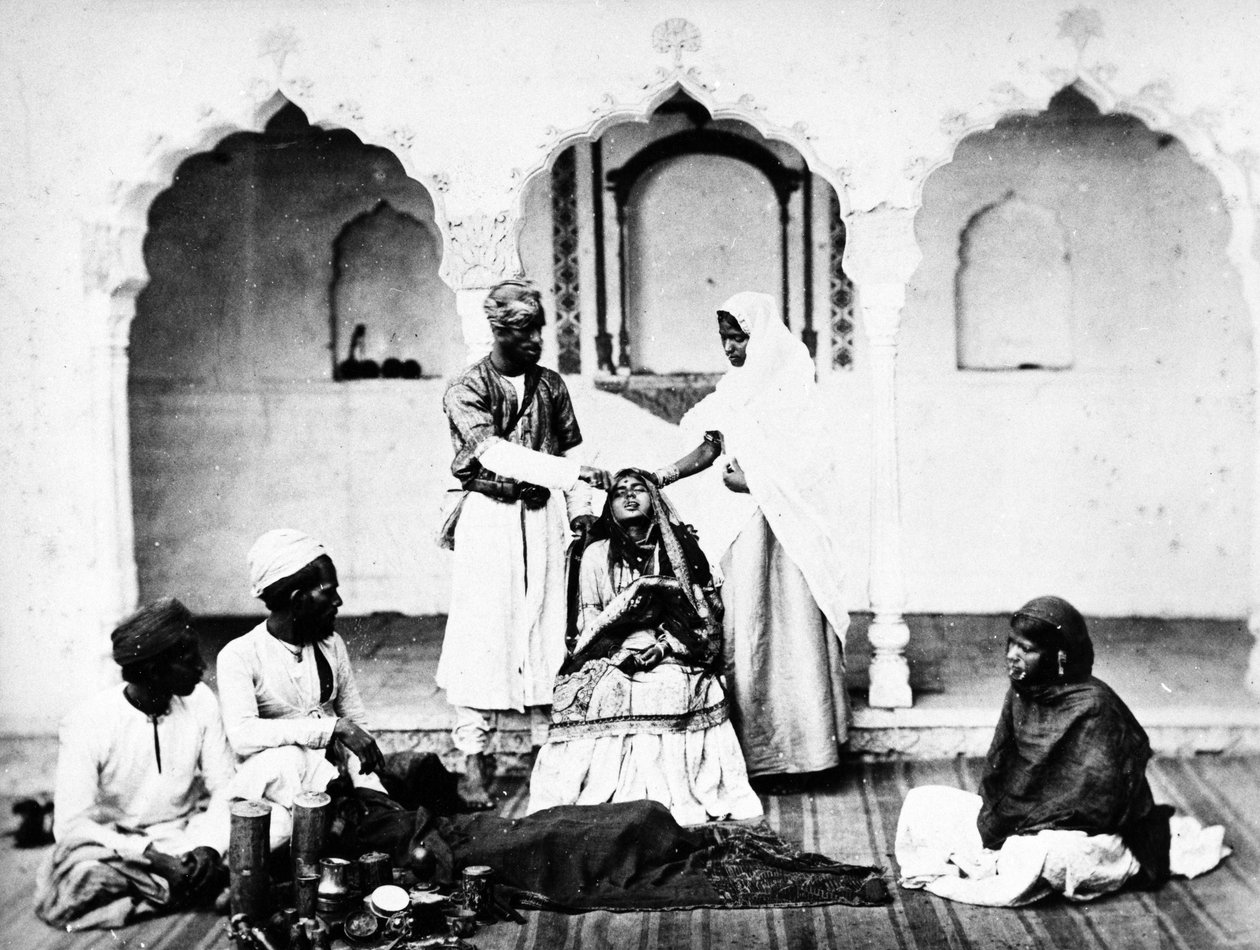 Piercing do jazyka, kolem 1860-80 od European Photographer