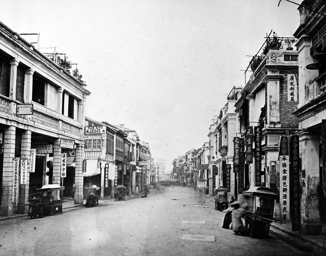 Queens Road, Hong Kong, kolem roku 1875 od European Photographer