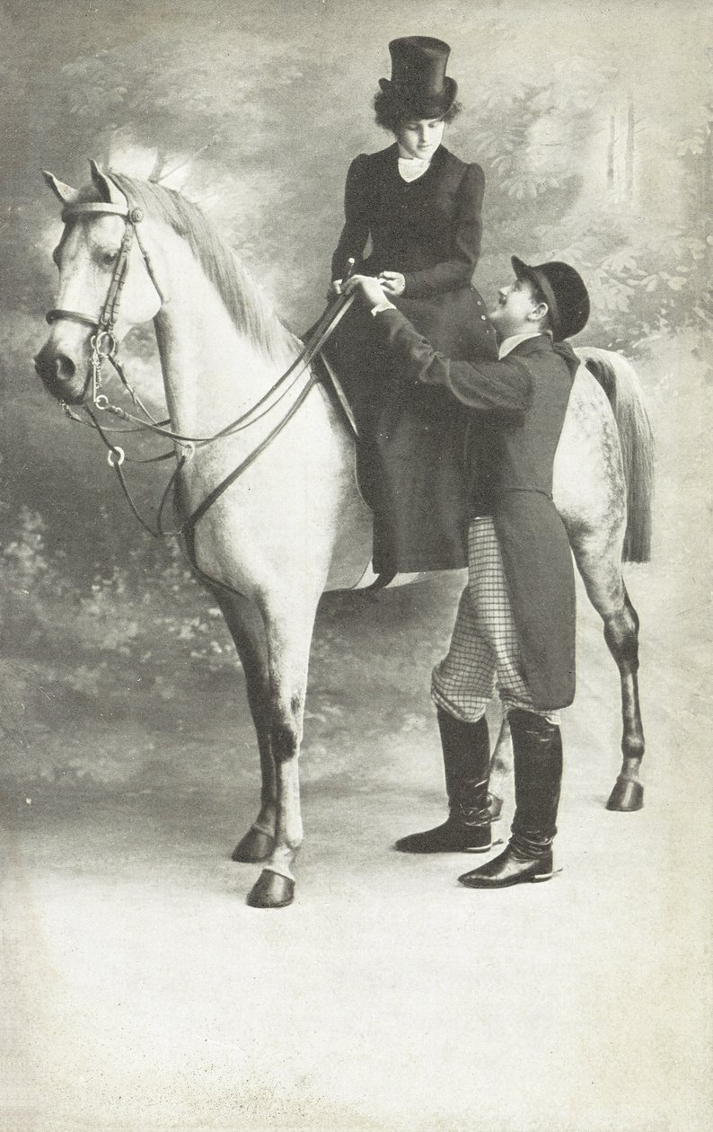 Žena a muž v jezdeckém oblečení (čb fotografie) od European School