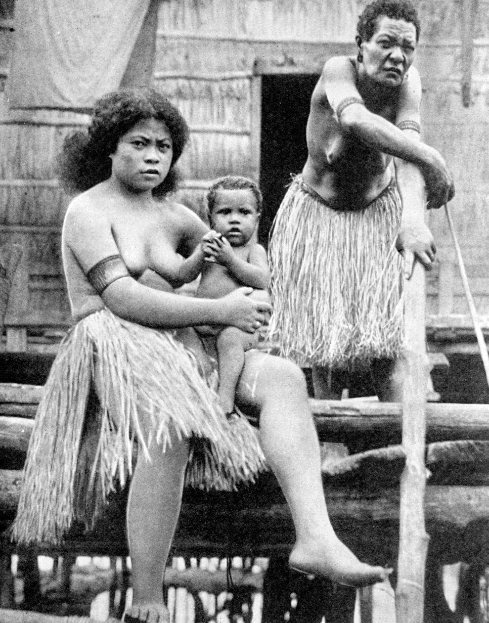 Matka a její dítě, Papua, Nová Guinea, 1936. od Ewing Galloway