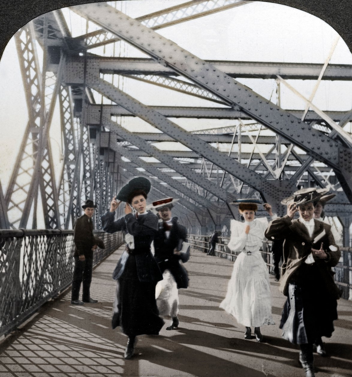 Promenáda, Williamsburg Bridge, New York, USA, c1900 od Excelsior Stereoscopic Tours