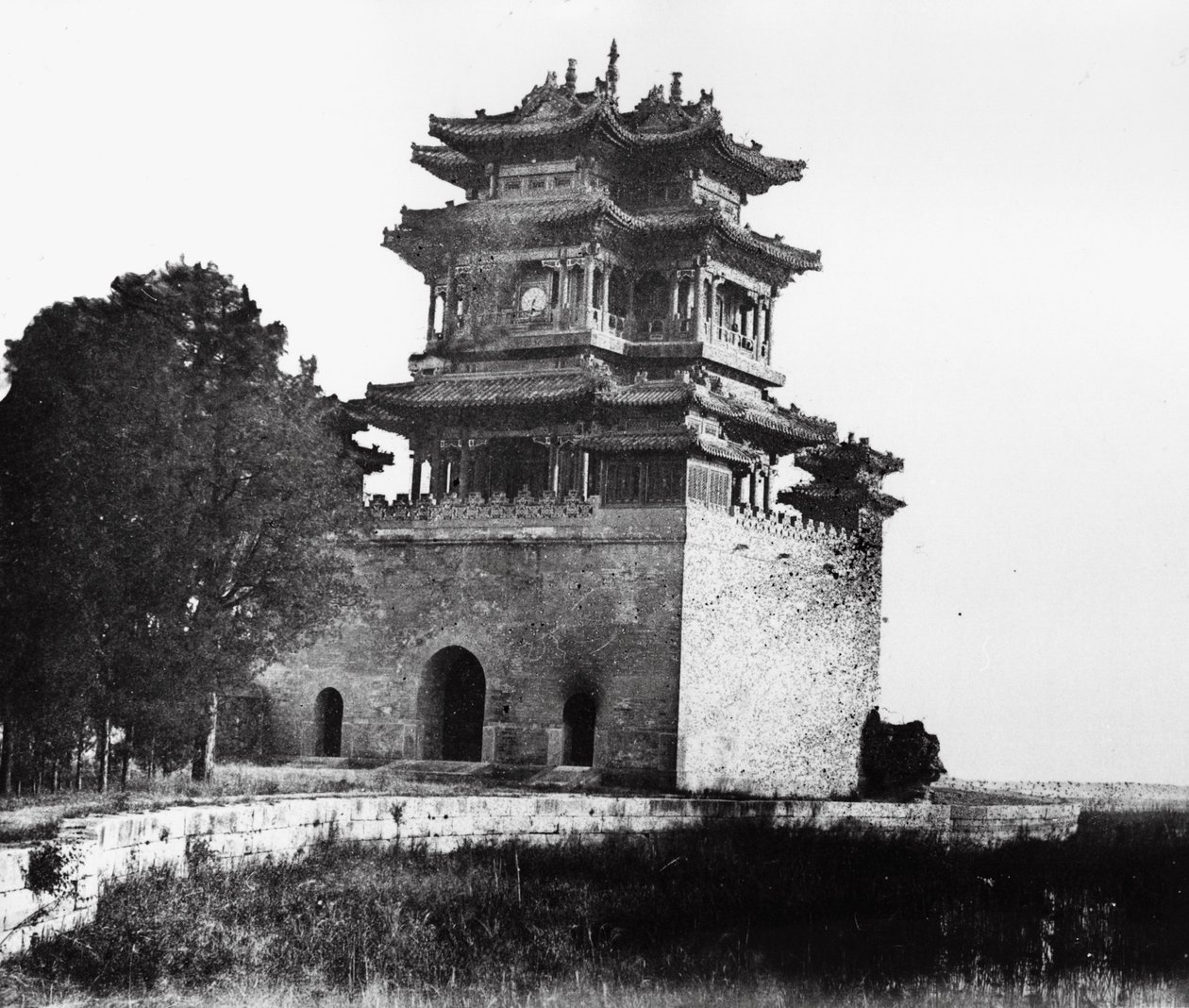 Belveder boha literatury v Letním paláci, Peking, 1860 od Felice Beato