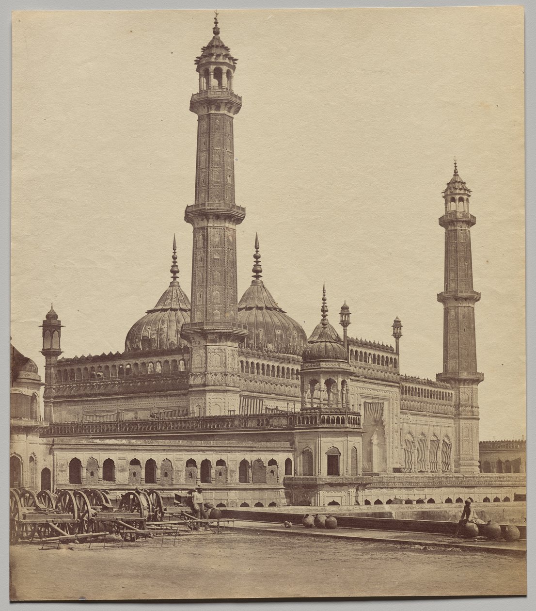 Mešita, uvnitř Asaf-ud-Daula Imambara od Felice A. Beato