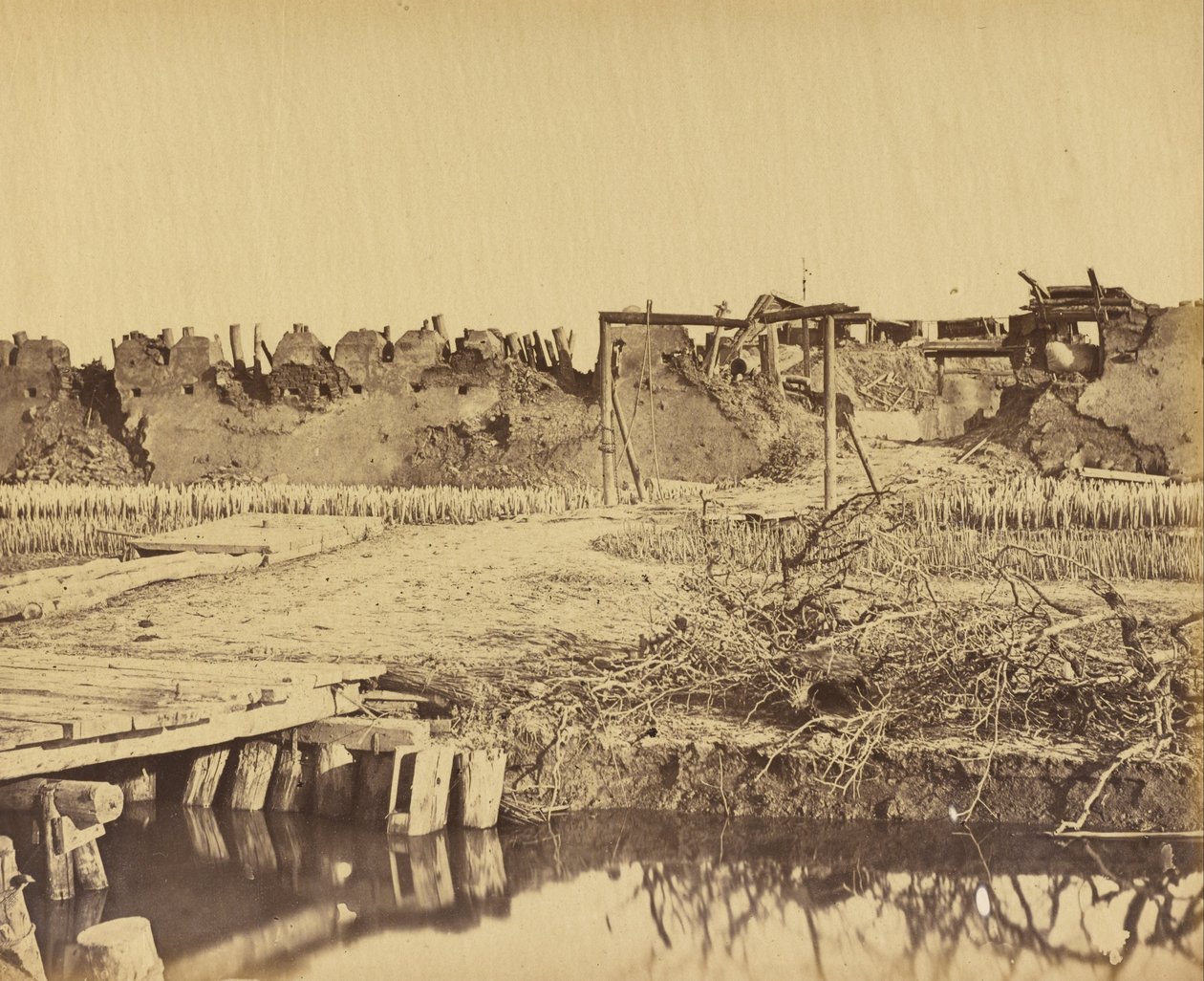 Exteriér severní pevnosti zobrazující anglický vchod 21. srpna 1860 od Felice Beato