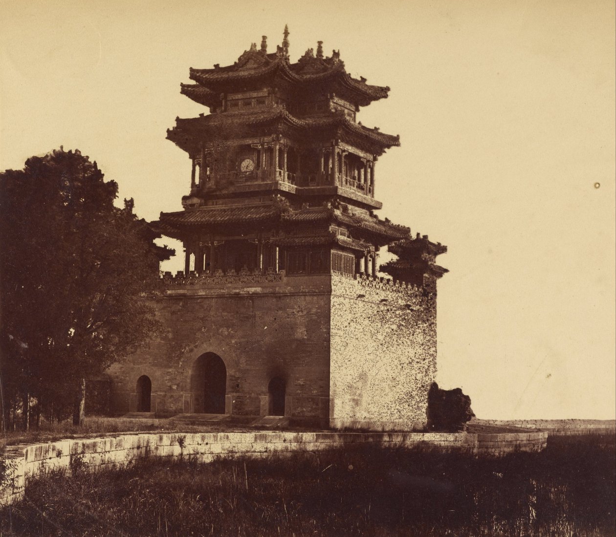 Císařský letohrádek před Burning Yuan Ming Yuan, 18. října 1860 od Felice Beato