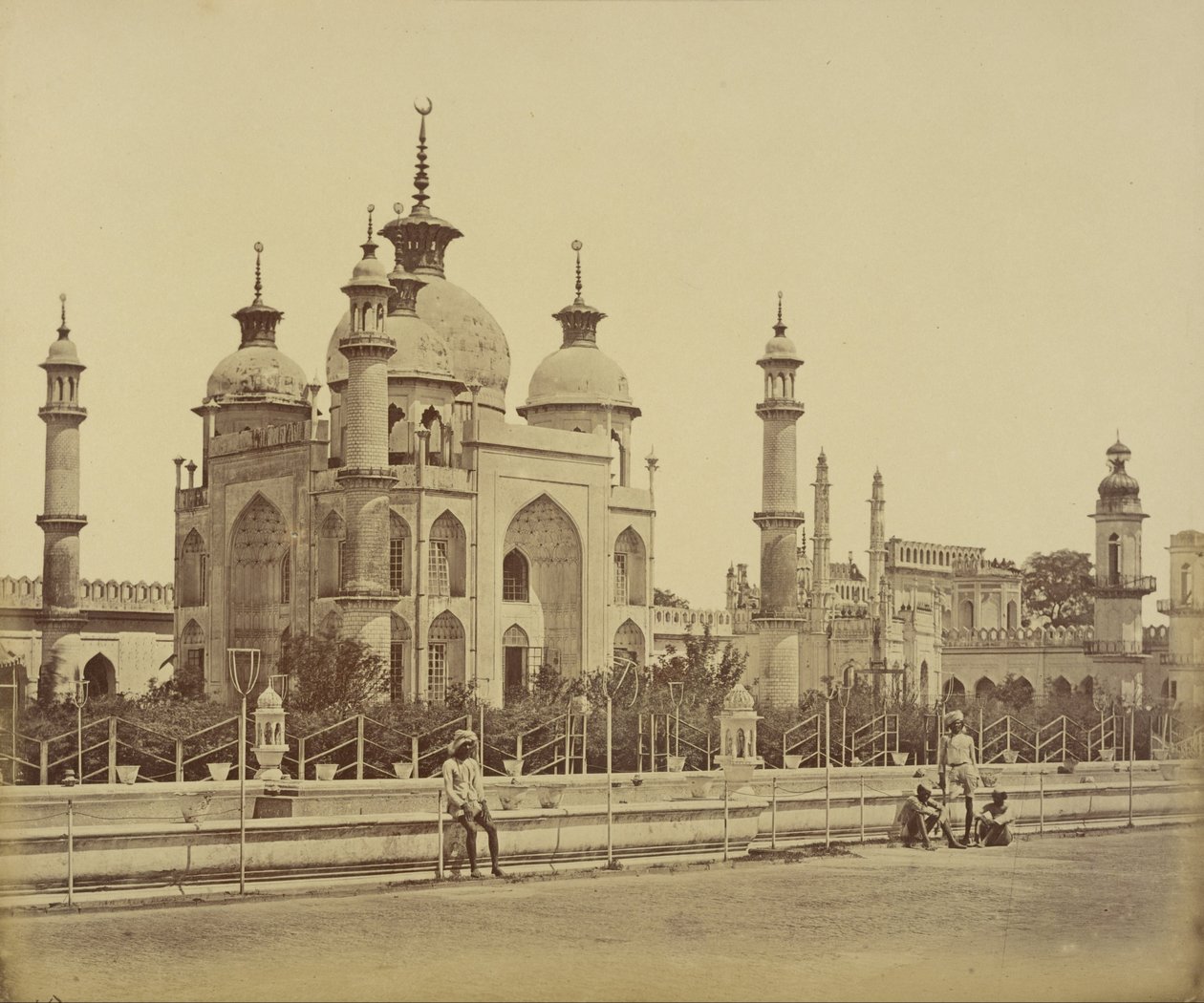Mešita v Hussainabad Imambara od Felice Beato