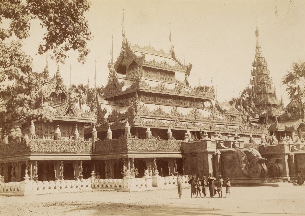 Zlatá škola královny Soopyalat na A. Road, Mandalay od Felice Beato