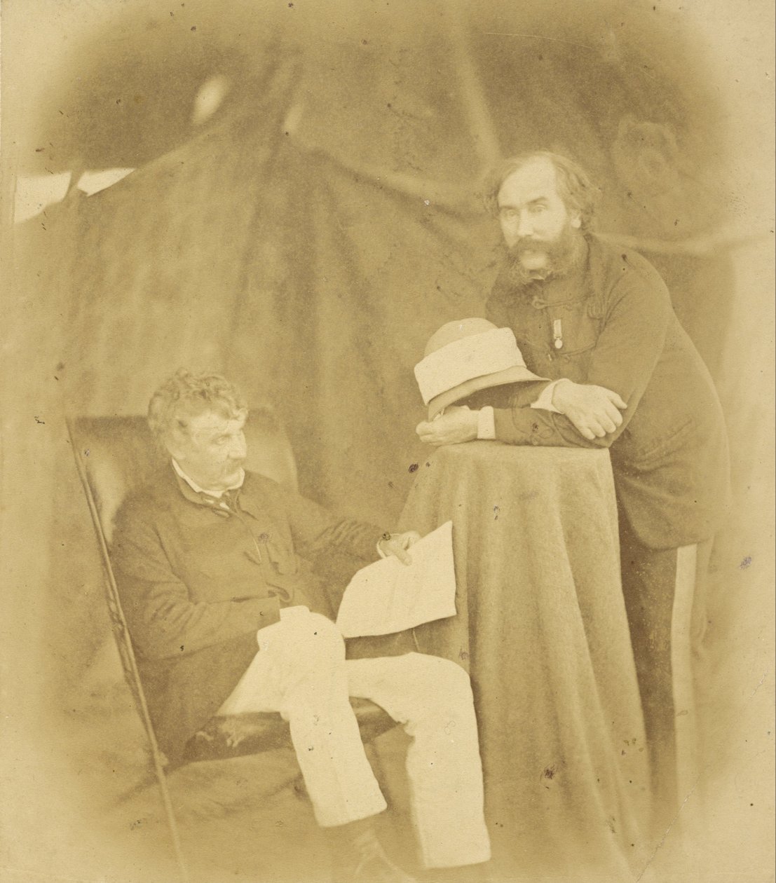 Sir Henry Drury Harness, K.C.B., velitel plukovníku, Royal Engineers a plukovník Robert Abercromby od Felice Beato