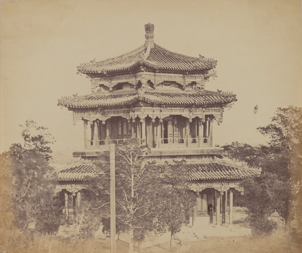 Velký císařský palác Yuen Min Yuen, Pekin, Před spálením, 18. října 1860 od Felice Beato