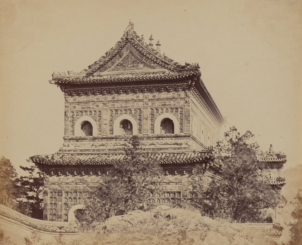Velký císařský porcelánový palác Yuen Min Yuen, Pekin, 18. října 1860 od Felice Beato
