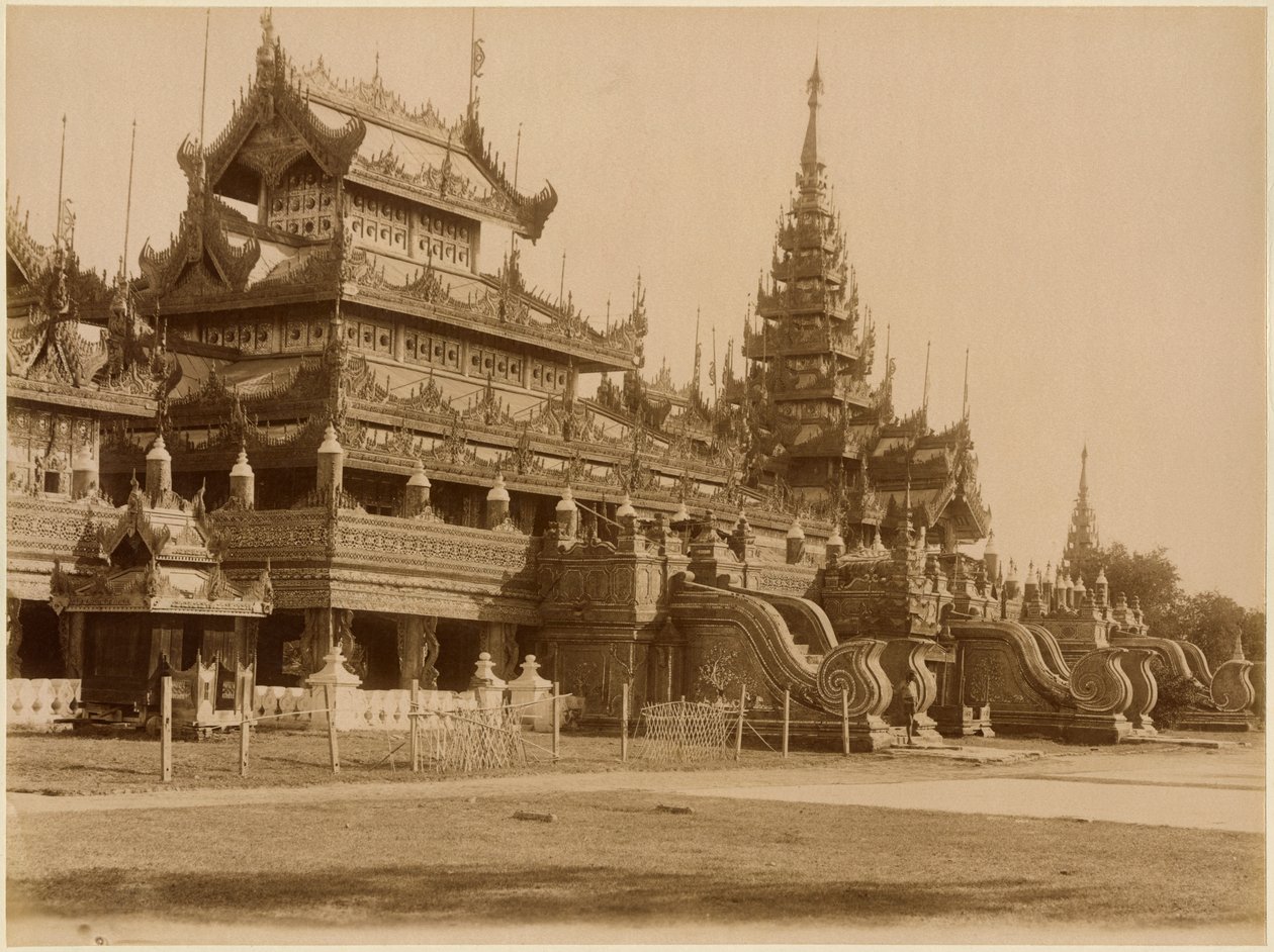 Hman Kyaung neboli skleněný klášter, Barma, kolem roku 1890 (tisk alba) od Felice Beato