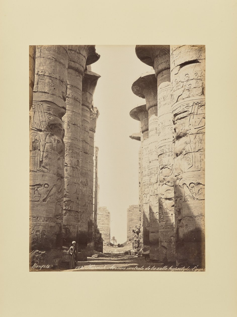 Karnak. Centrální alej hypostylové síně, Egypt od Félix Bonfils