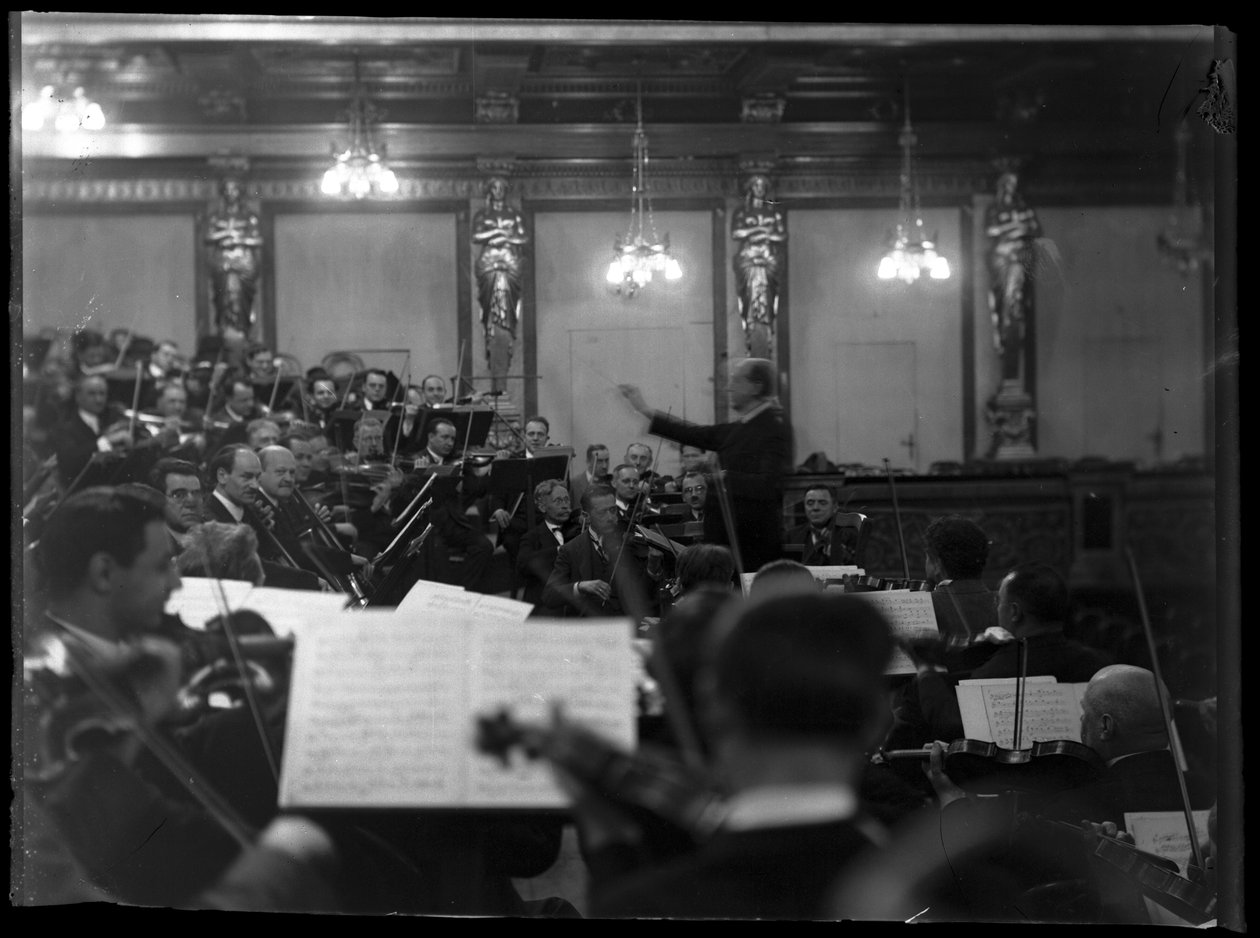 Orchestrální zkouška vídeňského člena filharmonického orchestru od Ferdinand Schmutzer