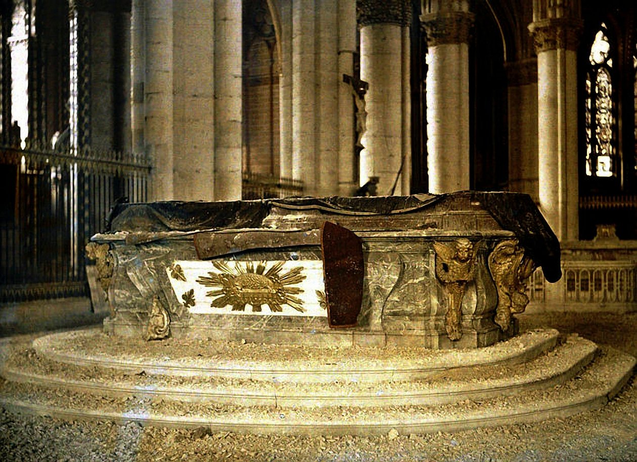 Oltář kaple Obnovy, katedrála Notre-Dame, Remeš, Marna, Francie, 1917 (autochrom) od Fernand Cuville