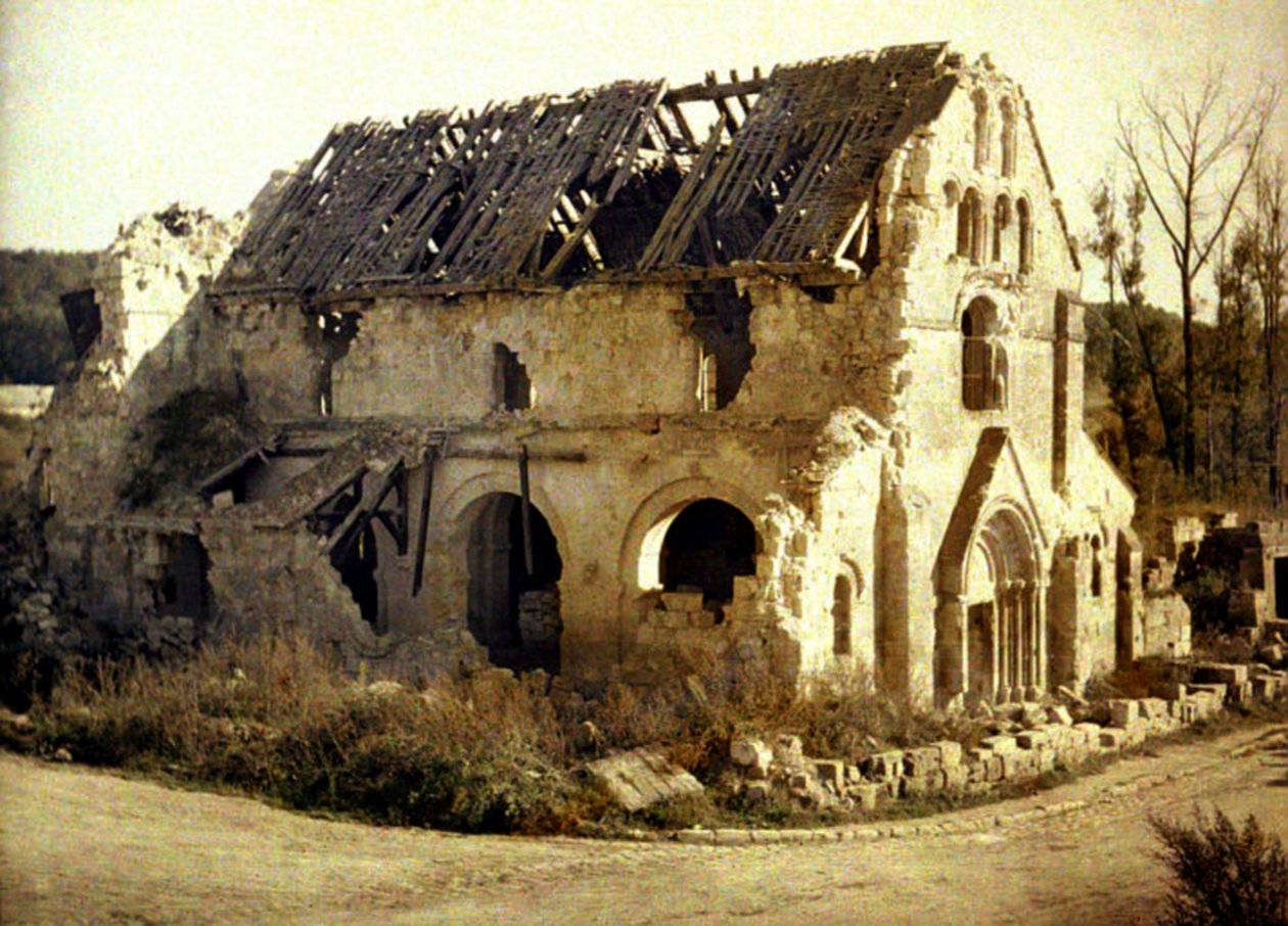 Kostel poškozený dělostřeleckou palbou, Tracy-le-Val, D