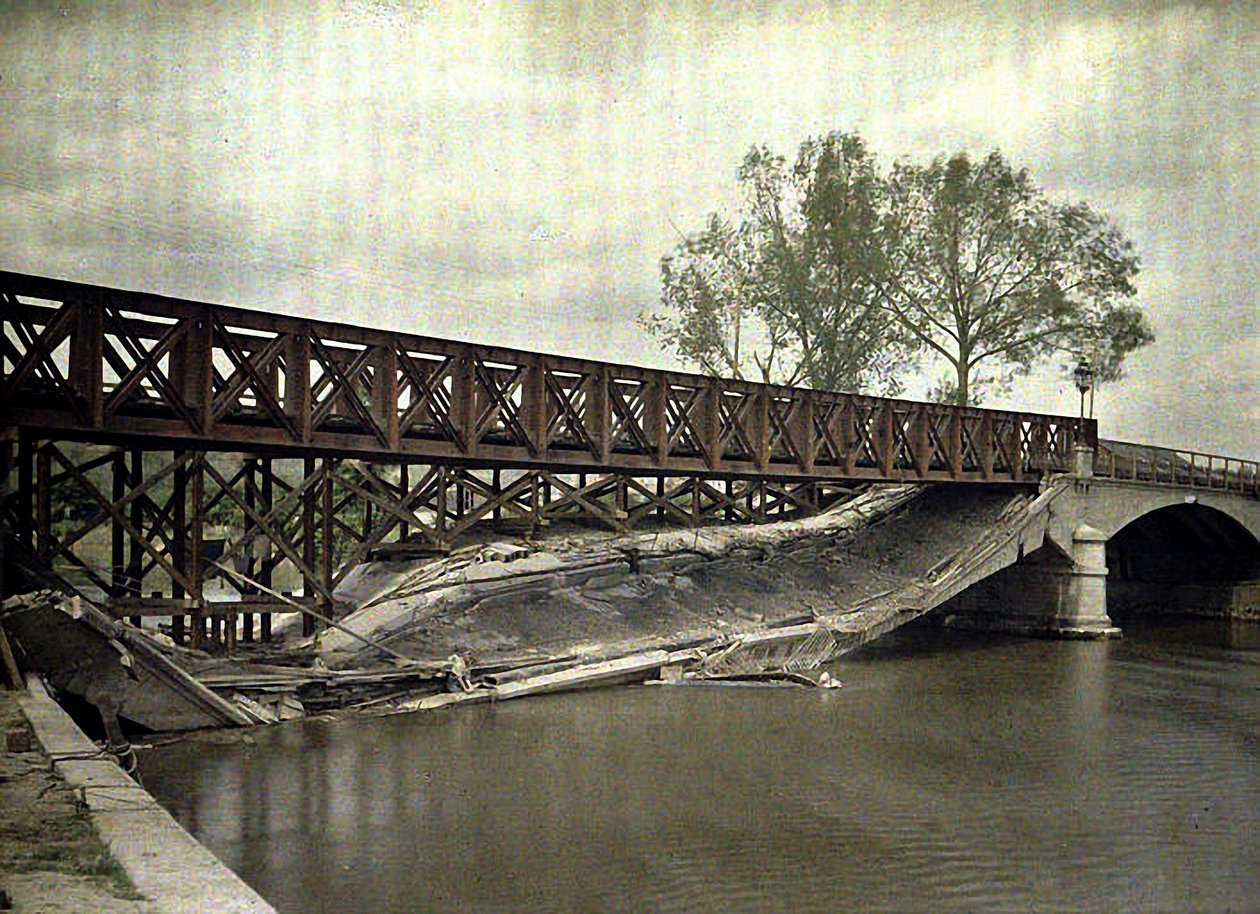 Zničený most přes Aisne, rekonstruovaný inženýry, Francie, 1917 (autochrom) od Fernand Cuville