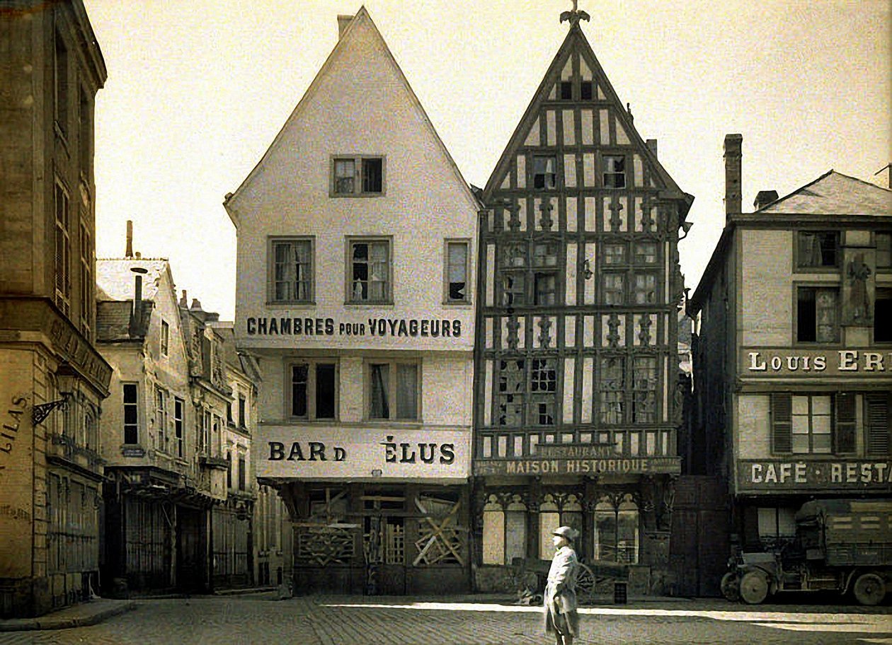 Staré domy na Place du Marche, Reims, Francie, 1917 (autochrom) od Fernand Cuville