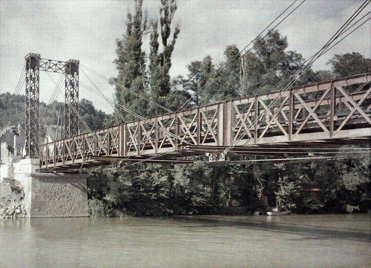 Nový most v Pommiers přes řeku Aisne, Francie, 1917 (autochrom) od Fernand Cuville