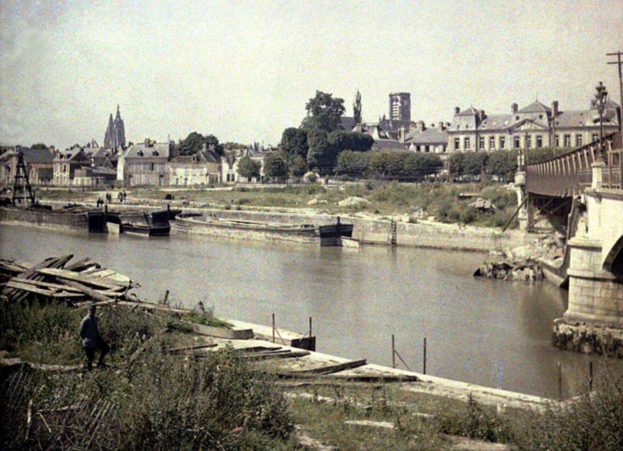 Pohled na Soissons s řekou Aisne, Francie, 1917 (autochrom) od Fernand Cuville