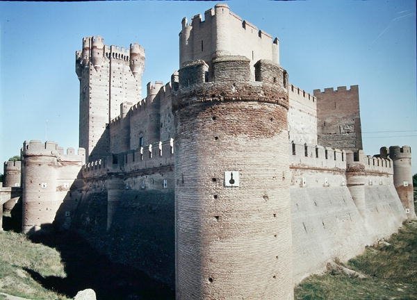 Pohled na Castillo de la Mota, postavený pro Juana II v roce 1440 od Fernando de Carreno