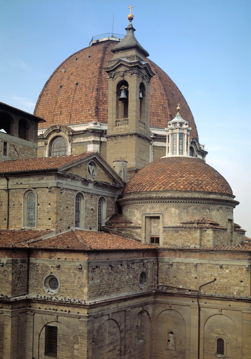 Vnější pohled na kostel San Lorenzo, částečně od Filippa Brunelleschiho (1377-1446) 15.-16. století (kostel svatého Vavřince) Florencie, Itálie od Filippo Brunelleschi