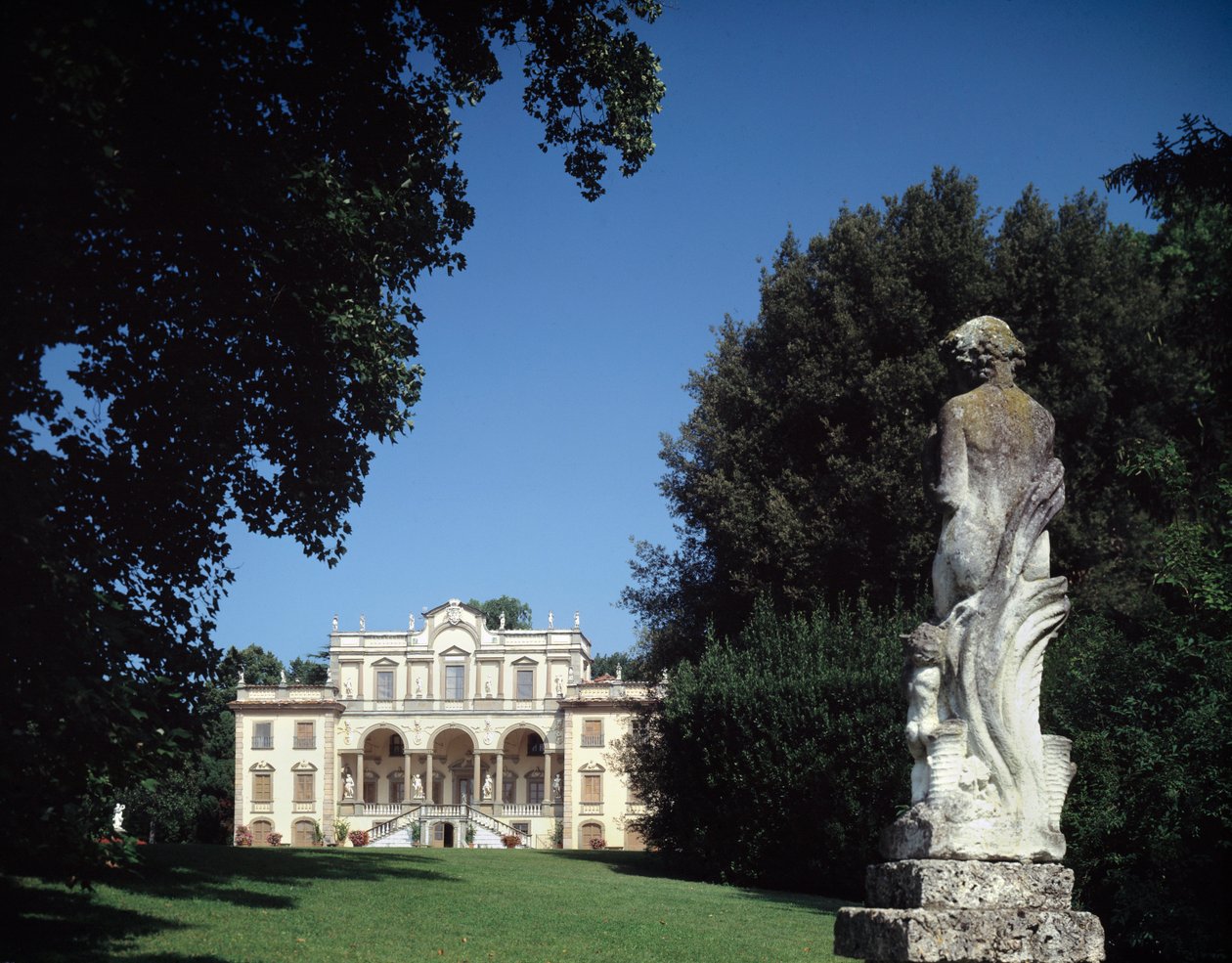 Pohled na Villa Mansi od Filippo or Juvara Juvarra