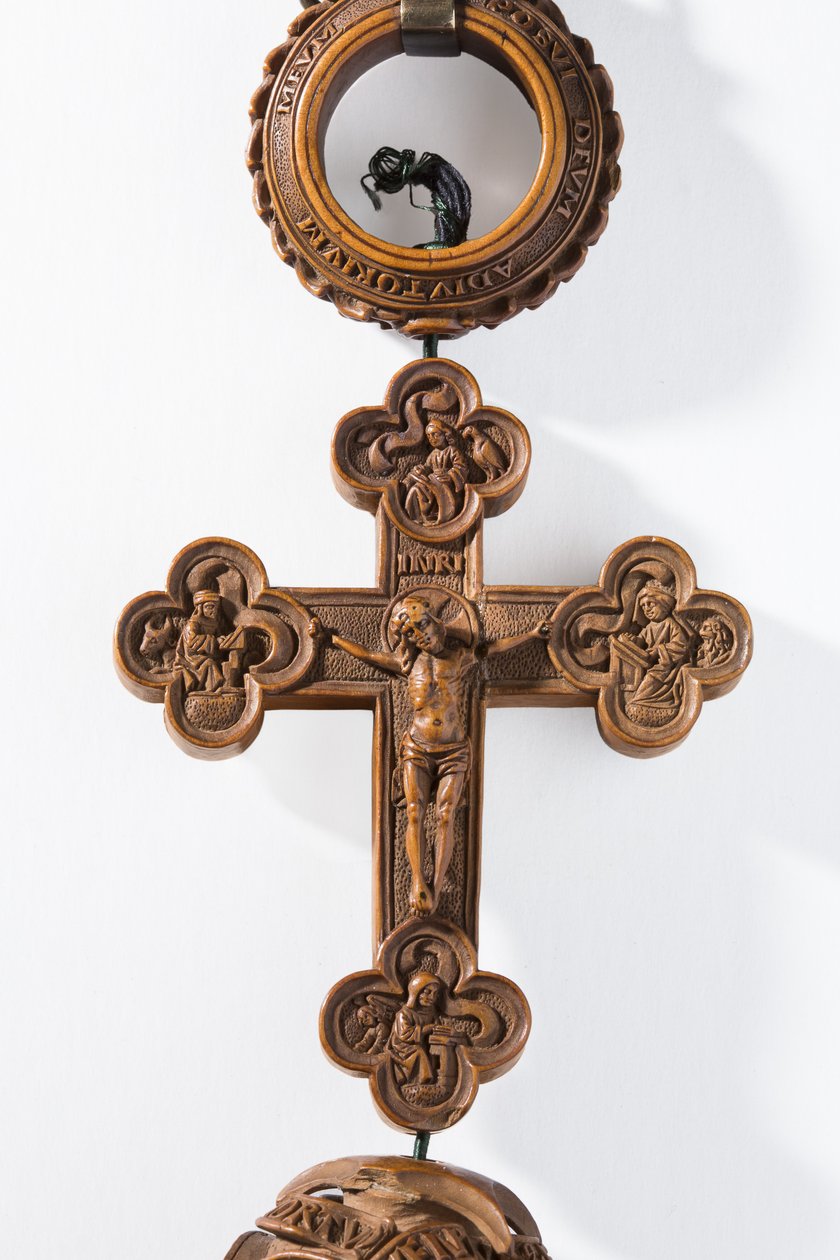 Růženec Jindřicha VIII., detail kříže (zimostráz) od Flemish School