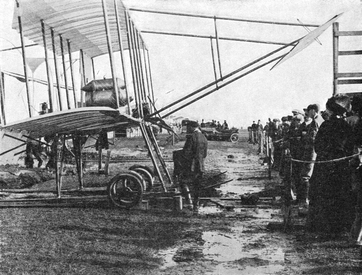 Henri Farman a jeho dvouplošník Gnome o výkonu 50 hp, Blackpool Aviation Meeting, Lancashire, 1909 1933. od Flight Photo