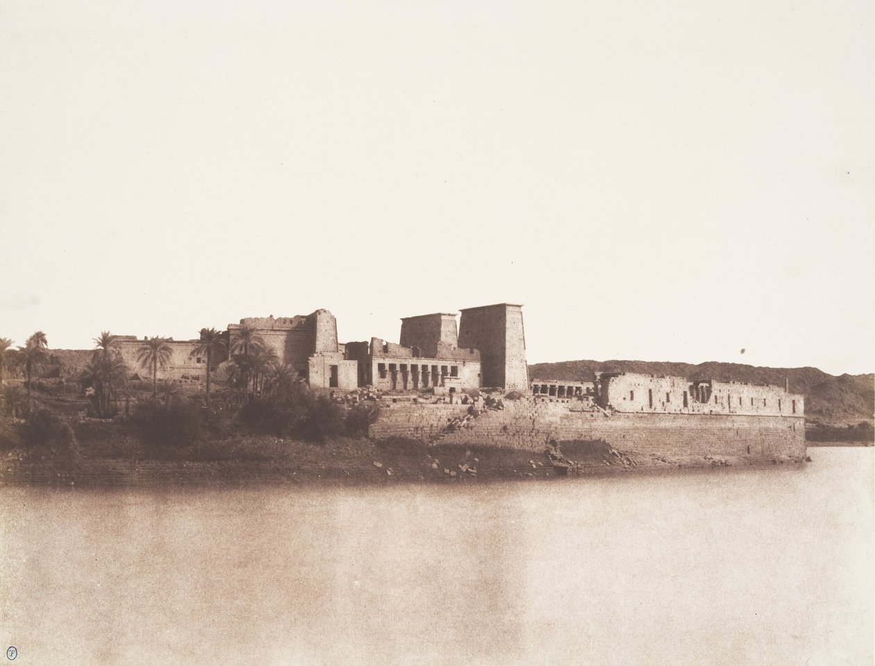Ostrov Fileh Philæ, Celkový pohled pořízený od severozápadu v bodě A, 1851-52. od Félix Teynard