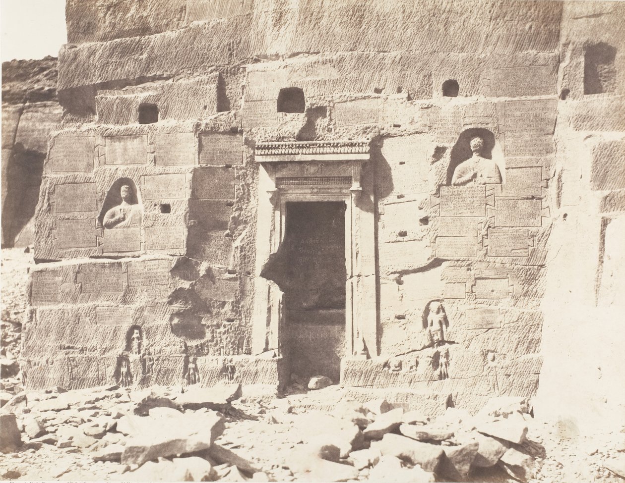 Kardâcy, Svatyně, výklenky a nápisy vytesané v lomech, 1851-52, tištěno 1853-54. od Félix Teynard