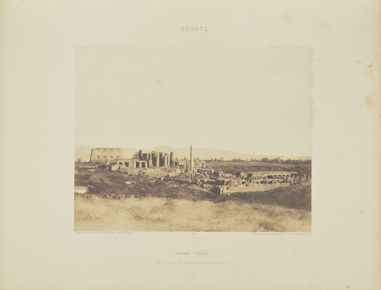 Karnak (Théby). Celkový pohled na zříceninu z jihovýchodu, v T od Félix Teynard