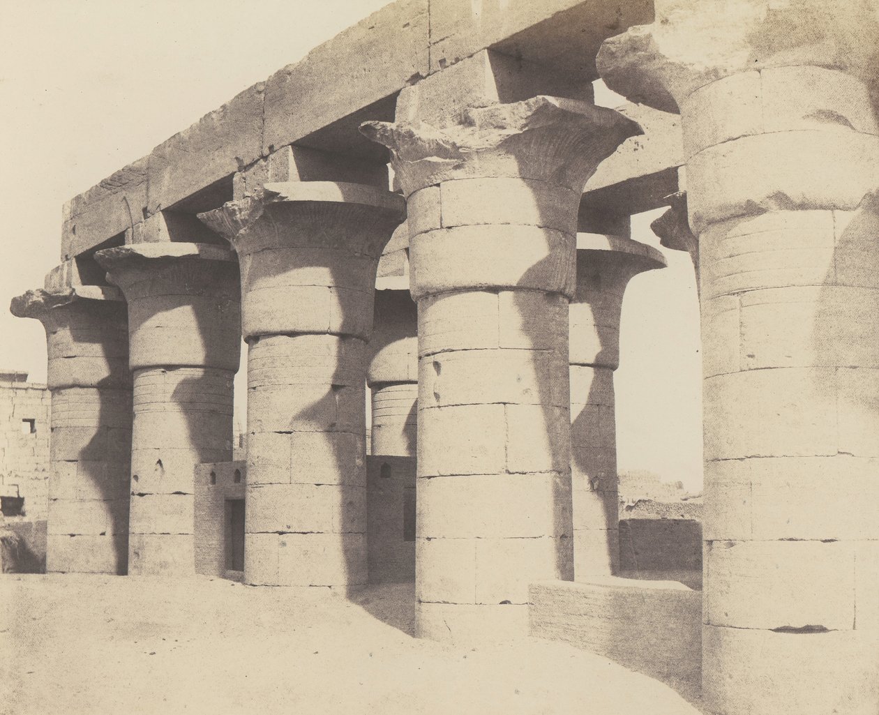 Louksor Thèbes. Construction Centrale - Grande Colonnade, 1851-52, tištěno 1853-54. od Félix Teynard