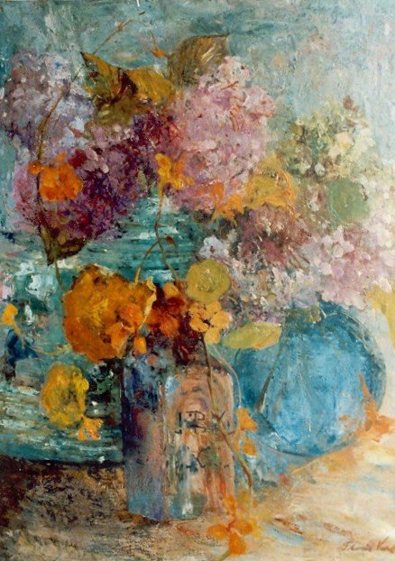 Hortensie a nasturtium ve skleněné váze od Floris Verster