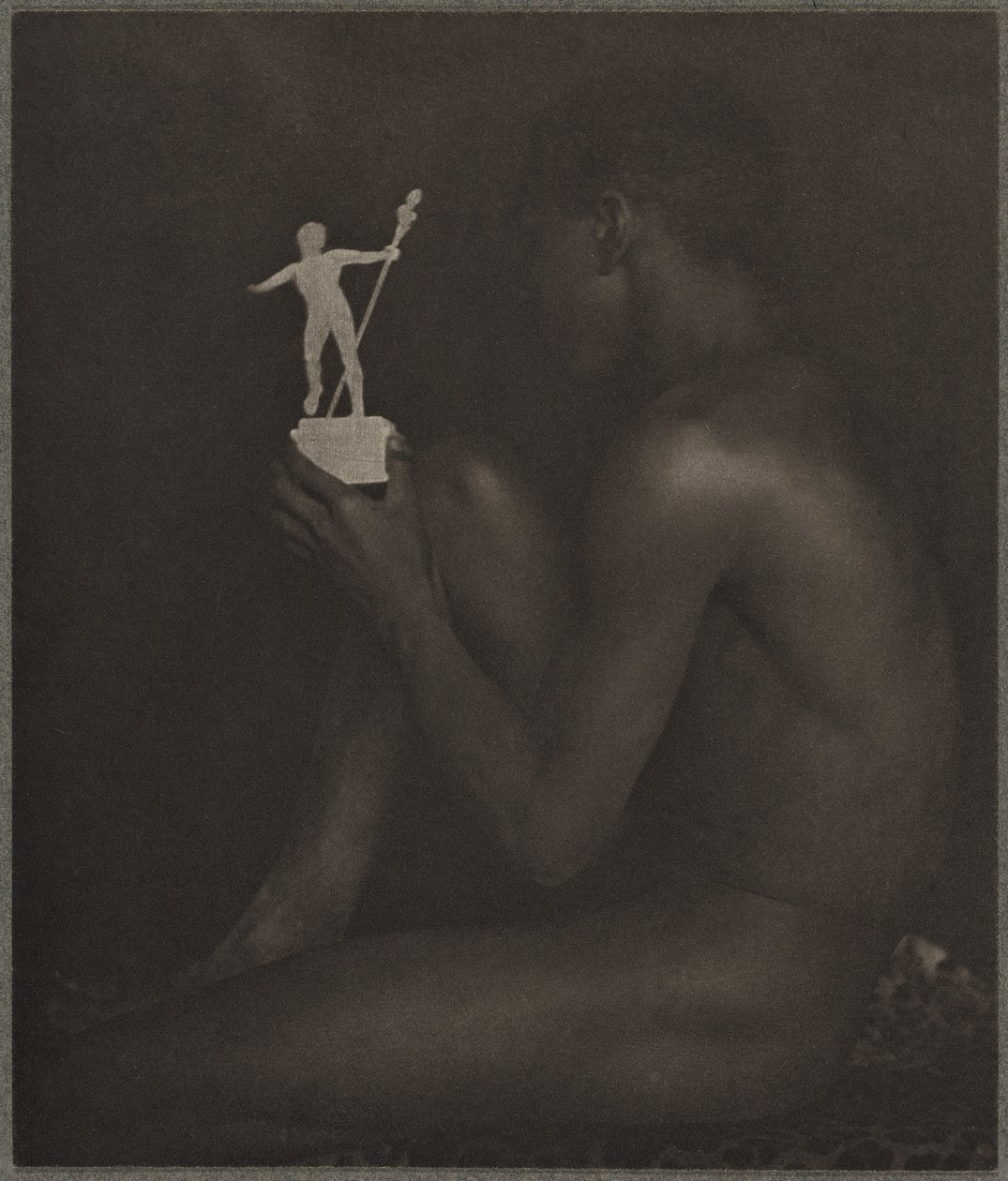 Eben a slonovina,1899 (foto) od Forshaw Day