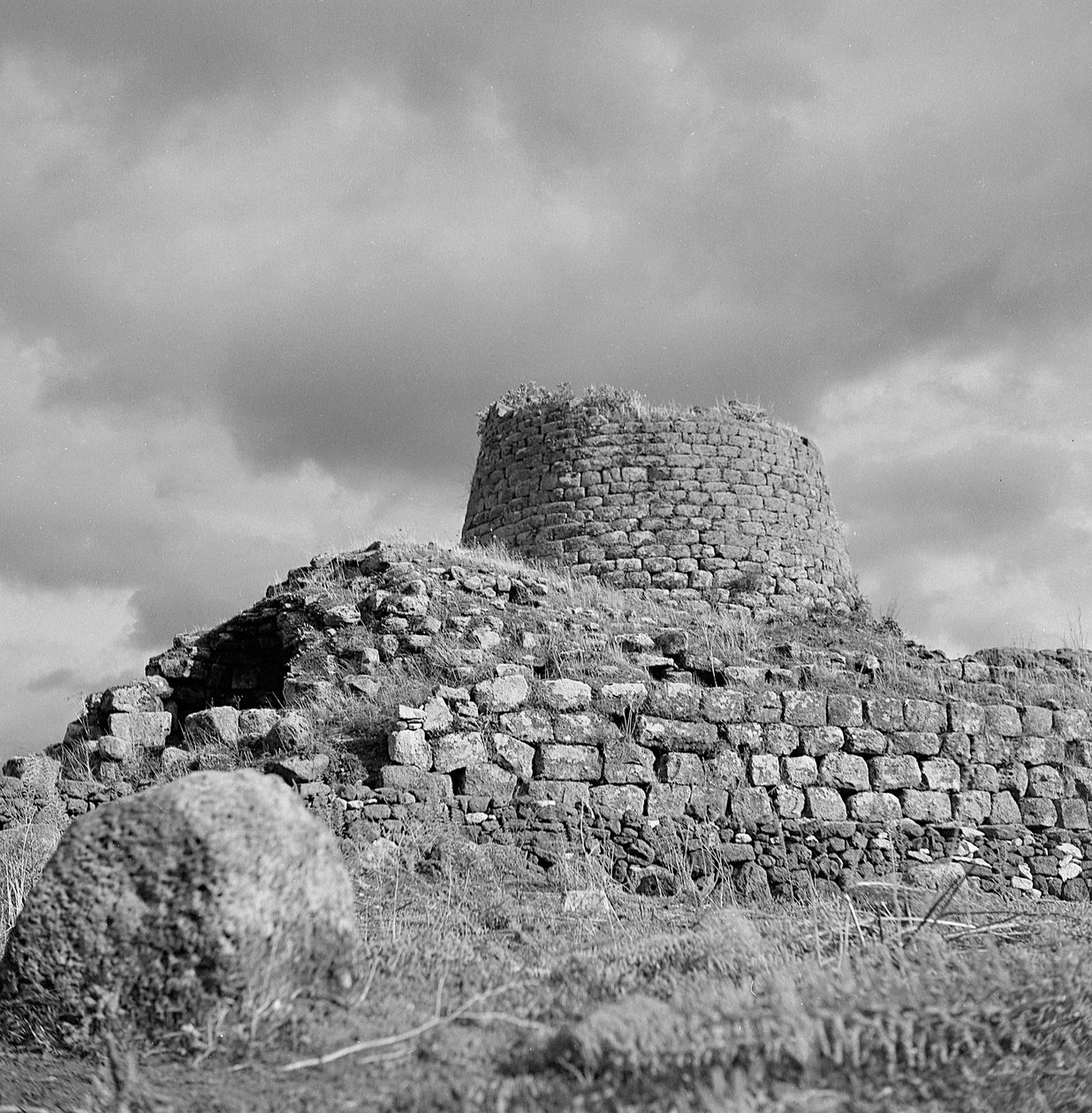 Nuraghe Santu Antine od Fosco Maraini