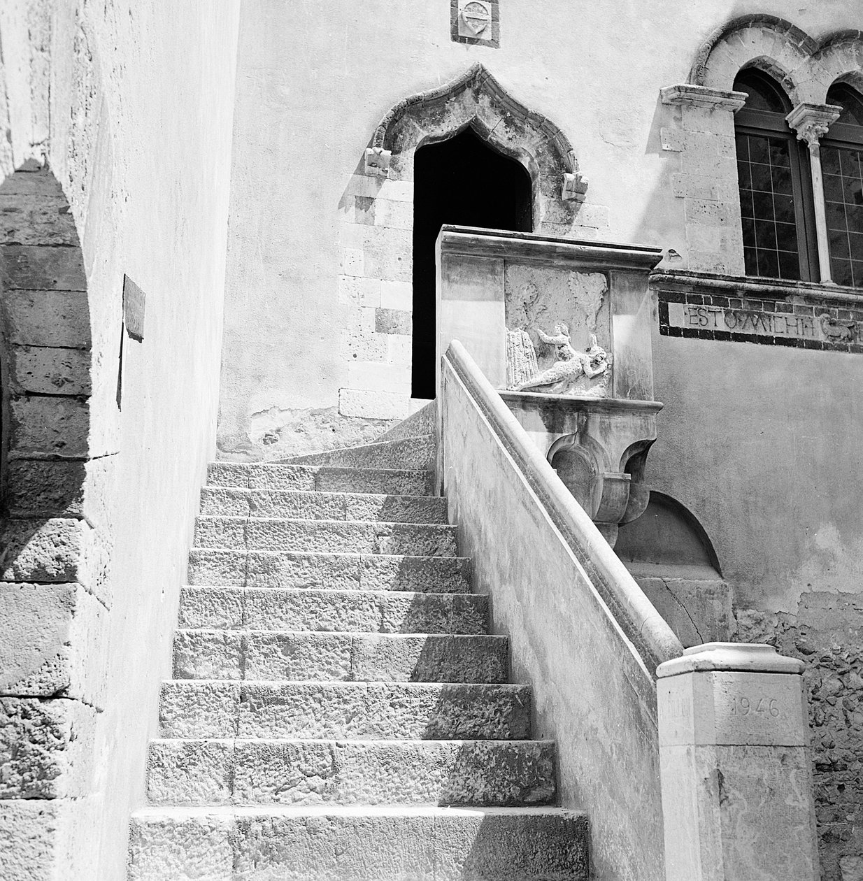 Saracénský hrad Taormina, Sicílie od Fosco Maraini