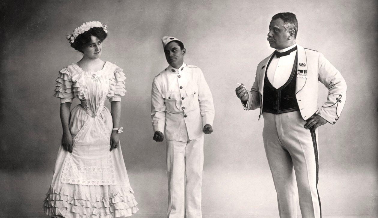 Florence Jameson, Reginald Switz a Alfred Clarke ve scéně z The Blue Moon, 20. století. od Foulsham and Banfield