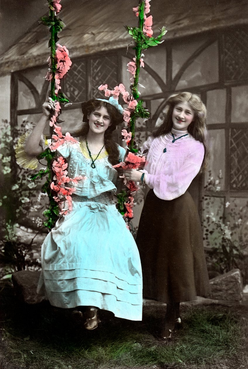 Zena 1887-1975 a Phyllis 1890-1975 Dare, anglické herečky, 1906. od Foulsham and Banfield