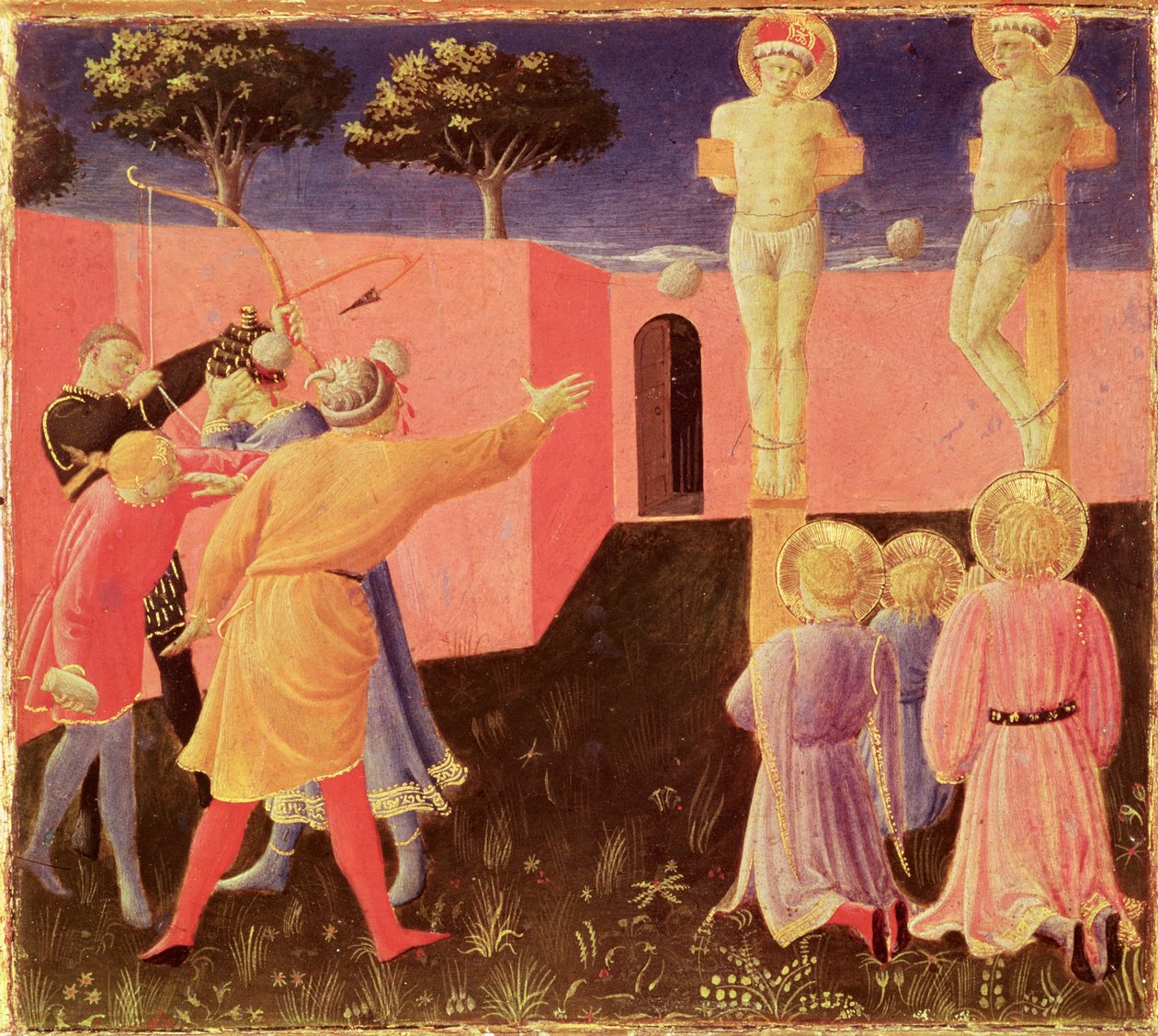 Ukřižování a ukamenování SS. Kosmy a Damiána, predella z oltářního obrazu Annalena, 1434 (tempera na desce) od Fra Angelico
