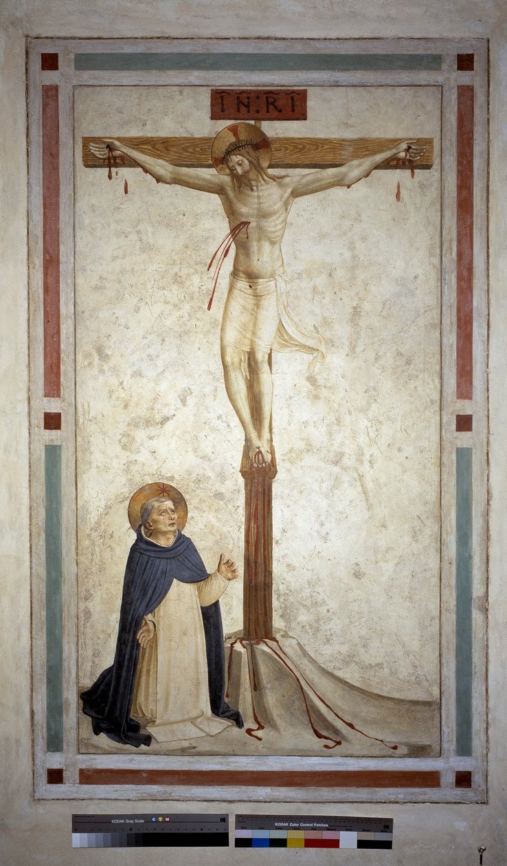 Ukřižování se svatým Dominikem. Nápis "INRI"" na kříži. Freska od Guida di Pietra od Fra Angelico