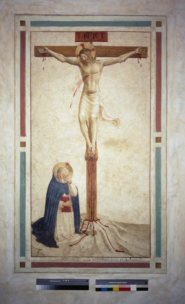 Ukřižování se svatým Dominikem. Nápis "INRI"" na kříži. Freska od Guida di Pietra od Fra Angelico