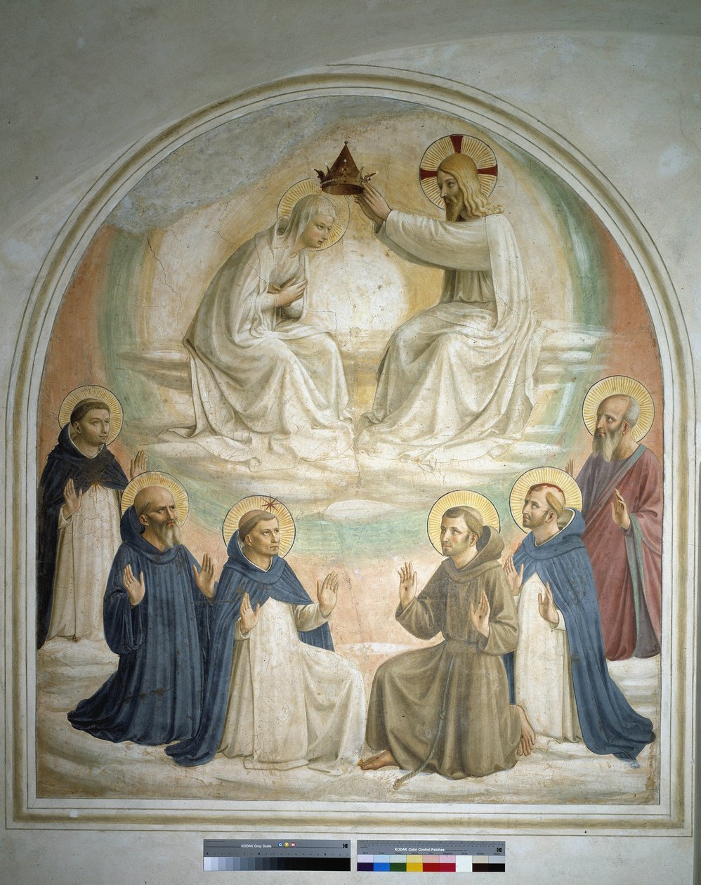 Korunovace Panny Marie. zleva k dr. : Svatý Tomáš, Svatý Benedikt z Nursie, Svatý Dominik, Svatý Francois, Saint Pierre mučedník a Svatý Mark. Freska od Guida di Pietra od Fra Angelico