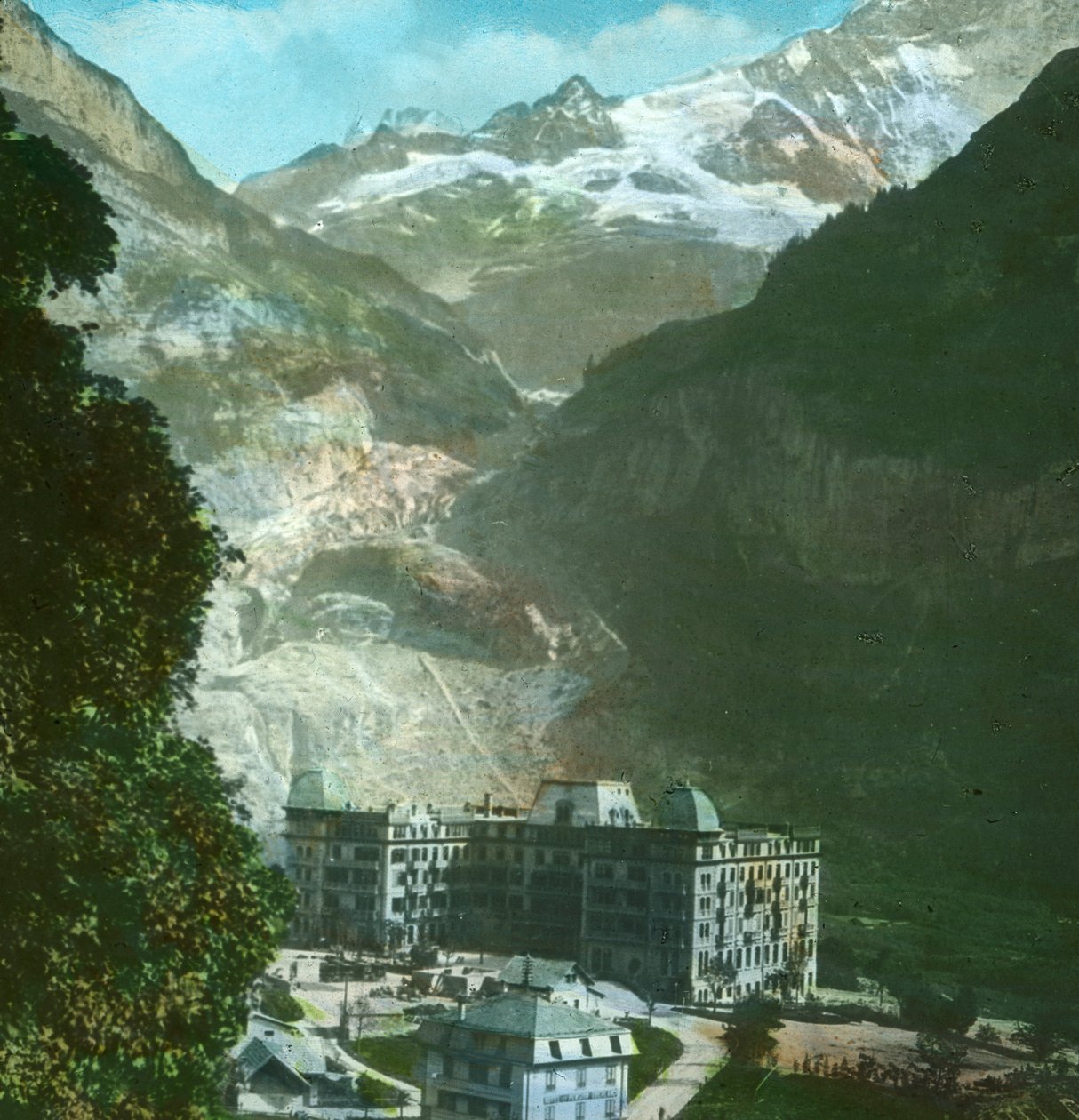 Bear Hotel, ledovec a Fiescherhorn, Grindelwald, Švýcarsko, konec 19.-začátek 20. století. od Fradelle and Young